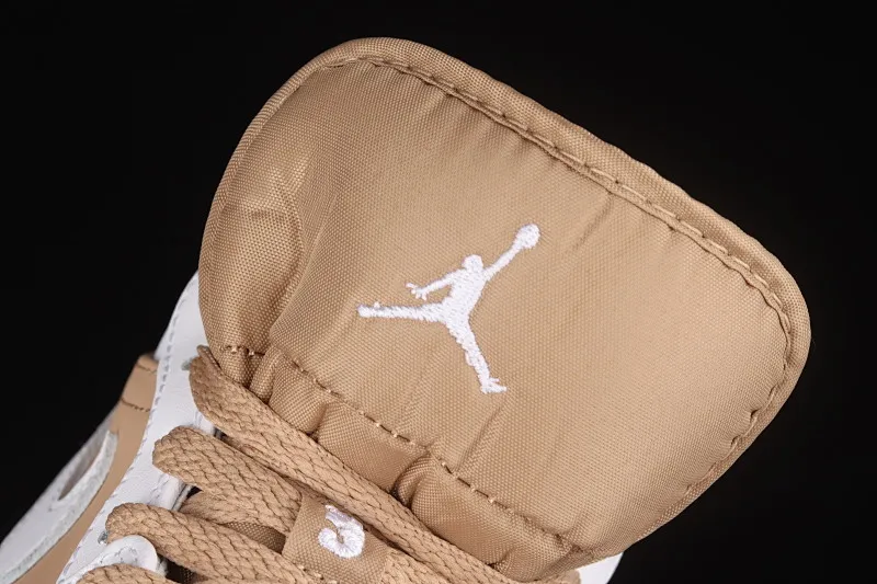 All categories Air Jordan Jordan series basketball shoes Air Jordan 1 Low G version pure original Air Jordan 1 Low AJ1 Joe 1 white and yellow low-top cultural and leisure sports sneakers DN6999-100